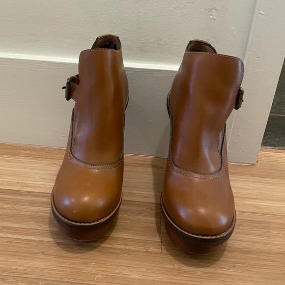 Chloe Wedge Platform Ankle Boots - Picture 2 of 9